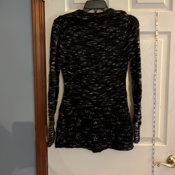 Twenty one-size S-black and white marble three button cardigan with collar - Picture 2 of 10